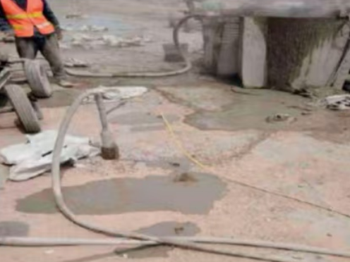 金湾水泥混凝土路面板底注浆技术 路面脱空注浆整治方案