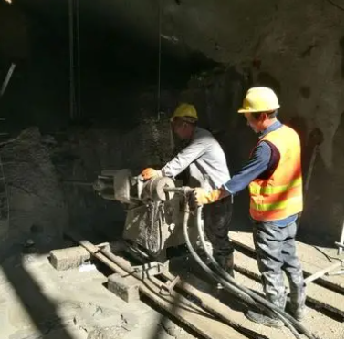 金湾水下抗分散灌浆料特点 水下不分散注浆料介绍